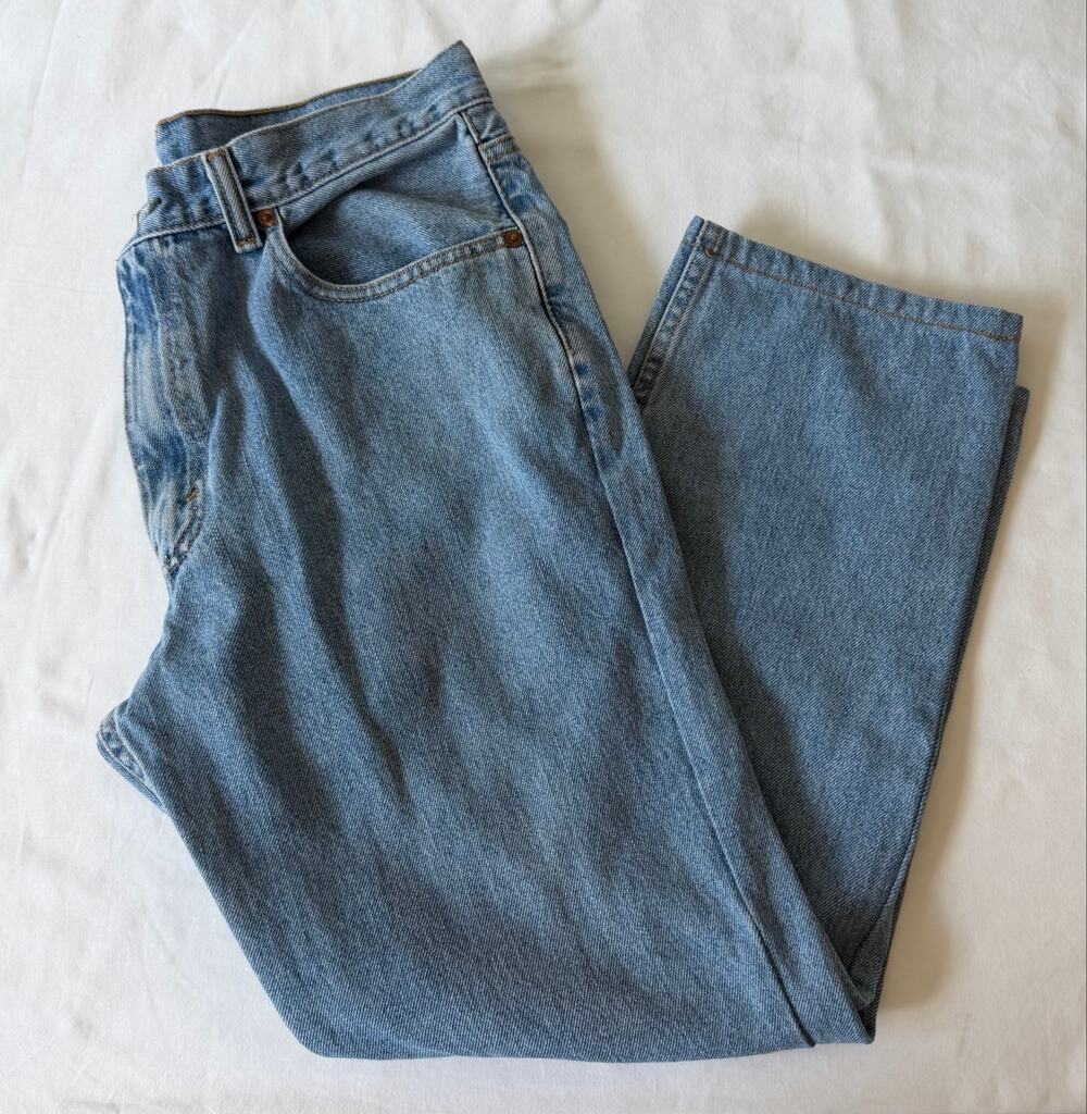 Vintage Levi’s 550 Light Wash Denim Relaxed Fit Tapered Jeans Men’s Size 34 x 28
